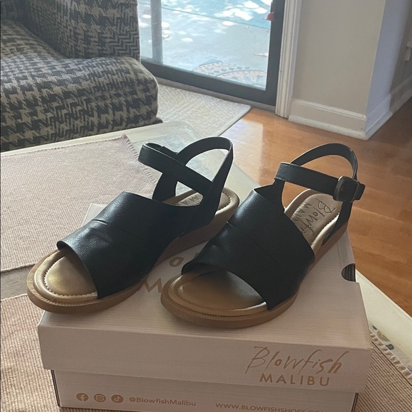 Blowfish Malibu Ardice Black Vegan Leather Sandals Velcro Buckle - Picture 3 of 13